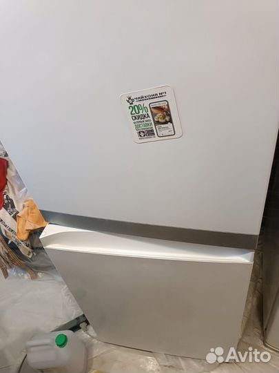 Холодильник Hotpoint-Ariston HTS 4200 W