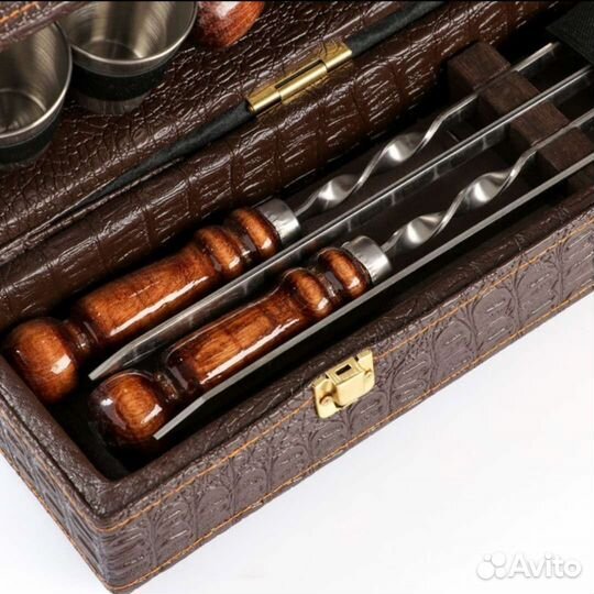 Набор шампуров в коробке из эко-кожи