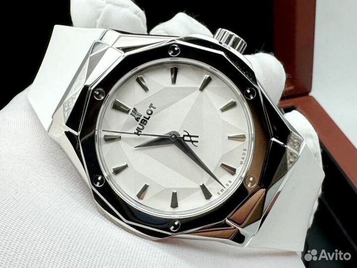 Часы Hublot white с гарантией