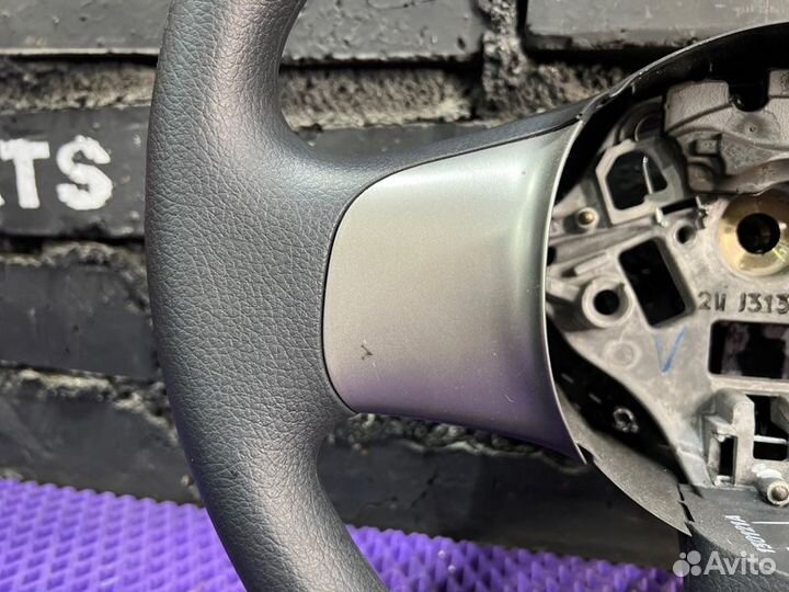 Руль Nissan Note E12-089286 HR12DDR 2013