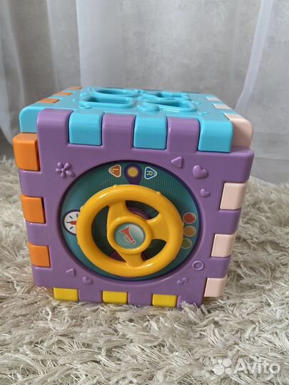 Развивающий кубик сортер