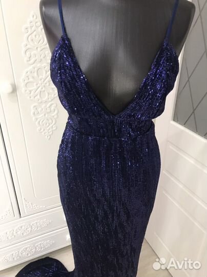 Вечернее платье со шлейфом на фотосессию