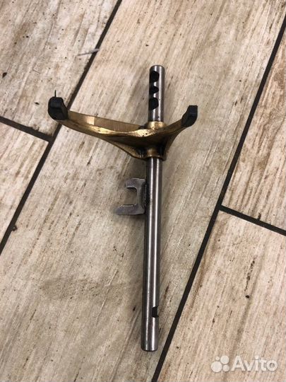 Вилка МКПП Renault Logan седан 1.4 2008