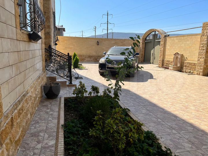 Дом 350 м² на участке 4,5 сот.