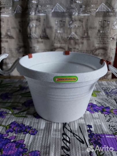Горшок для цветов белый