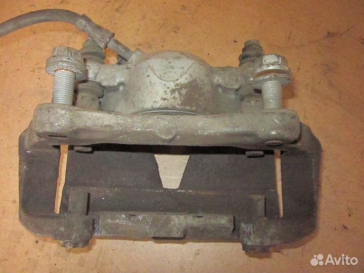 Суппорт тормозной передний для Ауди А4 Б8 А5 2010г