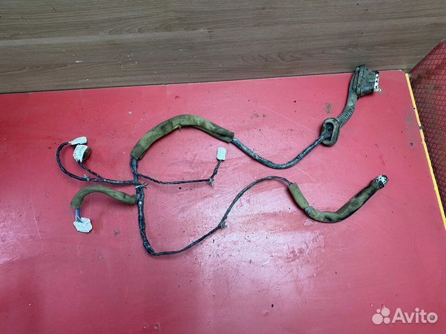 Проводка двери передней левой Nissan Liberty (M12)