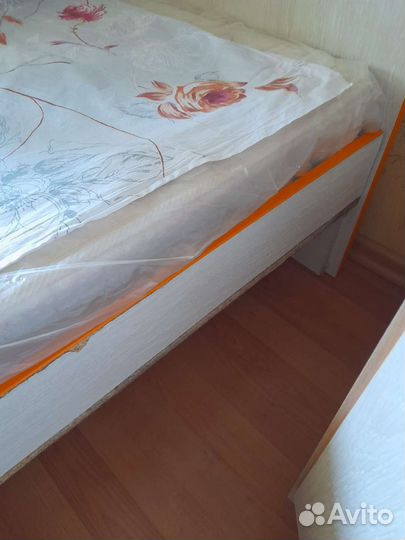 Двухъярусная кровать бу с матрасами