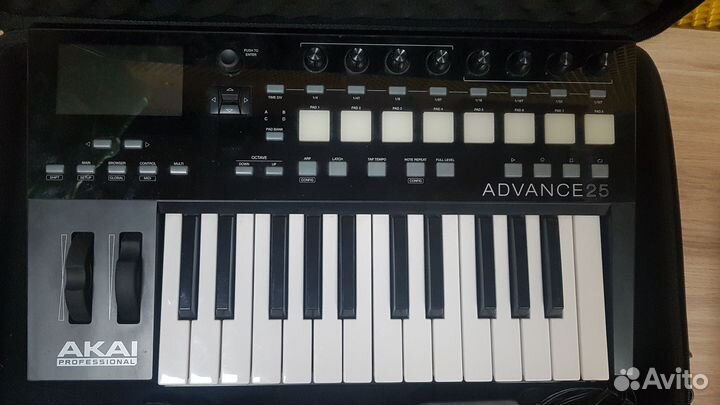 Akai PRO advance 25
