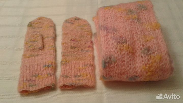 Шарф и варежки мохеровые