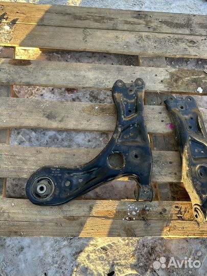 Передние рычаги Volkswagen Polo 5