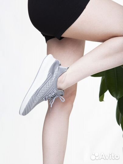 Кроссовки новые