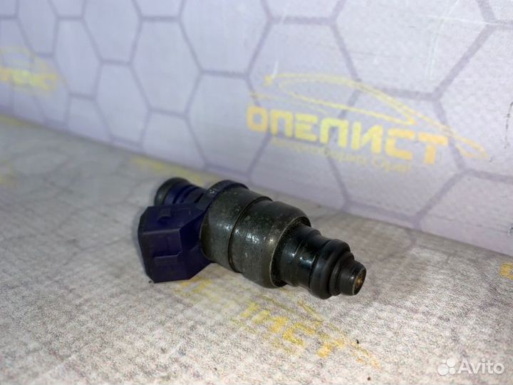Форсунка топливная Opel Meriva A Z18XE