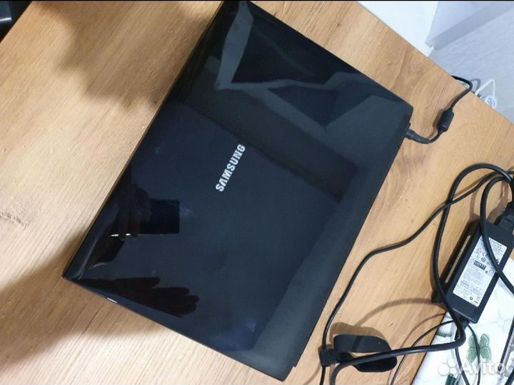 Ноутбук Samsung r560