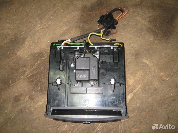 CD-чейнджер Mercedes-Benz W211