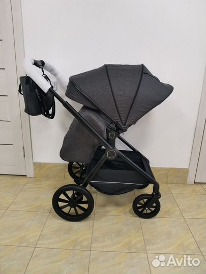 Новая прогулочная коляска с реверсивным блоком