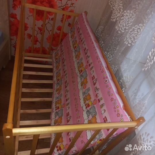 Детская кроватка