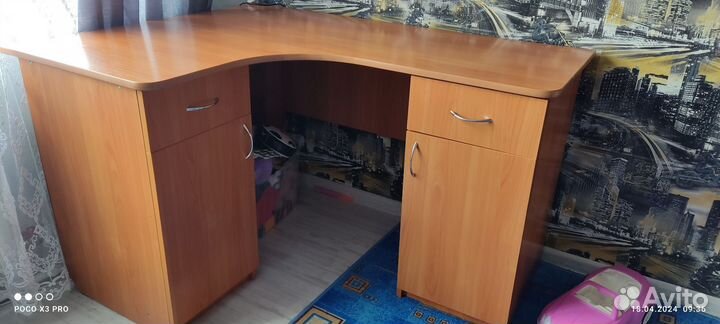 Письменный стол и полка