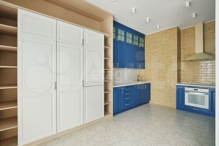 4-к. квартира, 135 м², 17/17 эт.