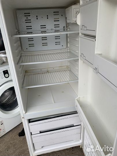 Холодильник бирюса