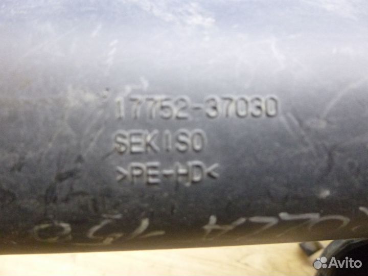 Патрубок воздушного фильтра Toyota Corolla E150