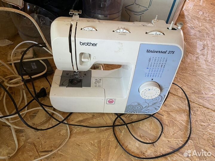 Швейная машинка Brother Universal 27S