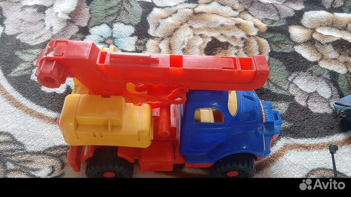 Игрушки разные