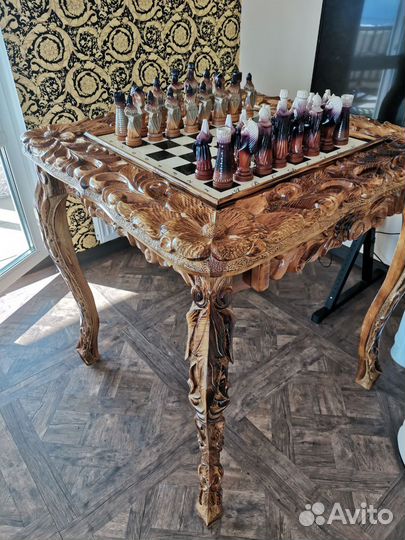 Шахматный стол с фигурами, ручная работа