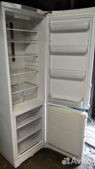 Холодильник Hotpoint-Ariston Full no frost