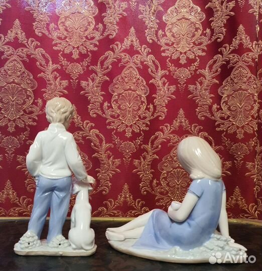 Фарфоровая статуэтка