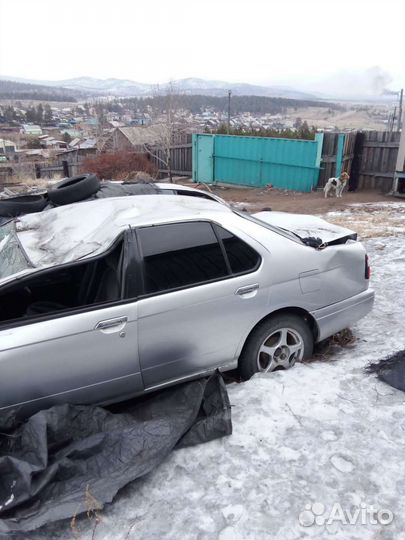 Nissan Bluebird 1.8 AT, 1999, битый, 300 000 км