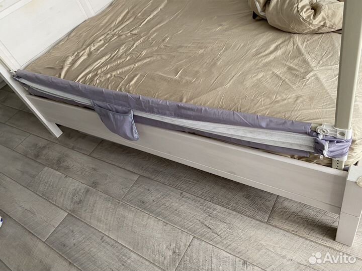 Защитный барьер для кровати