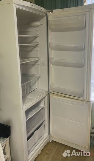 Холодильник бу indesit