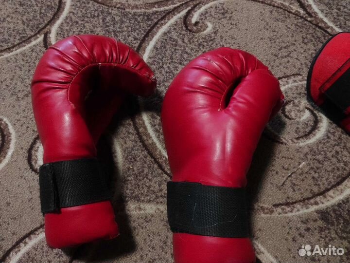 Защита голени и перчатки