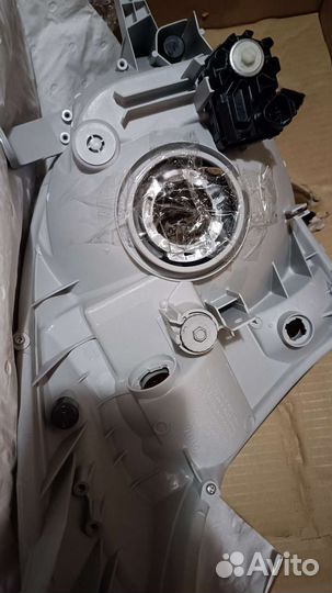 Фаpа левая 8117060D50 toyota (Тойота) Прадо 120