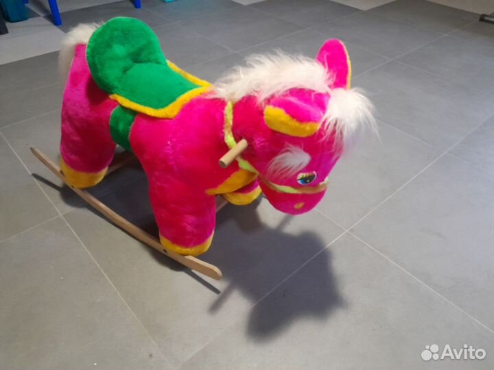 Детская качалка лошадь