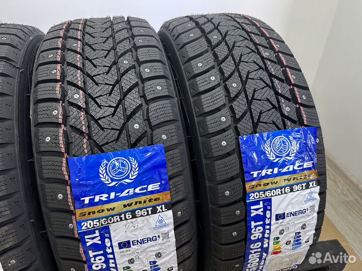 Tri Ace Snow White II 205/60 R16 96T