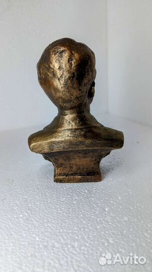 Бюст Сергей Есенин