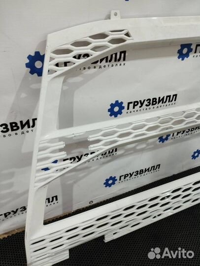 Решетка в бампер Volvo FH5 84235709