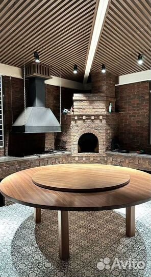 Стол из дерева