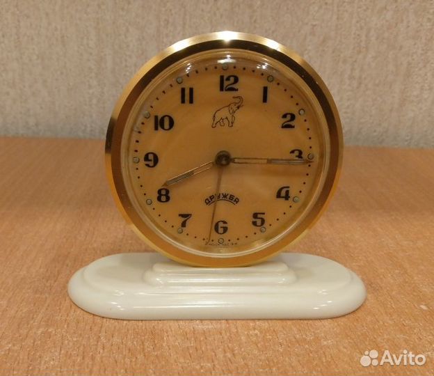 Часы будильник 