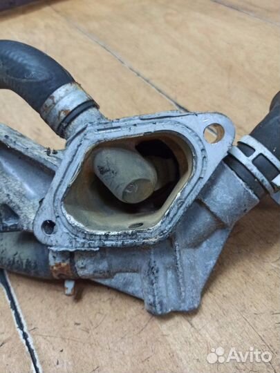 Корпус термостата Opel Astra H Z17DTH 2008