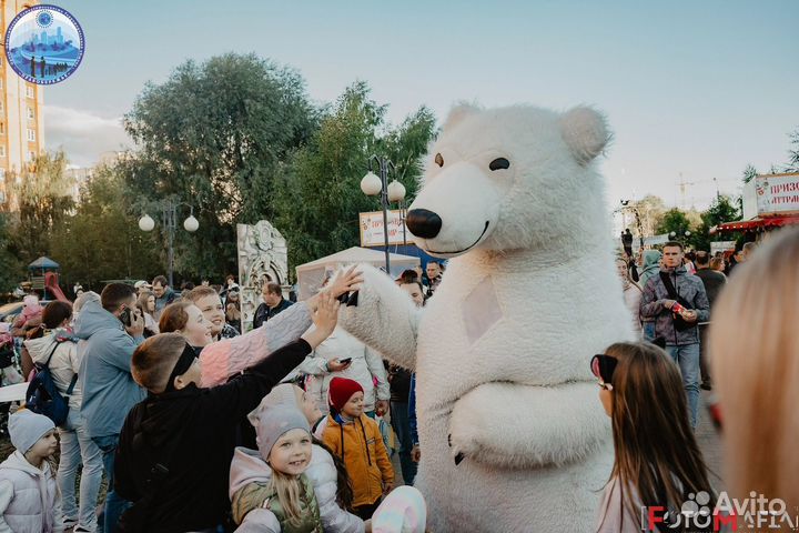 Большой белый мишка