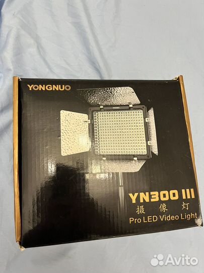 Видеосвет yongnuo 300 iii