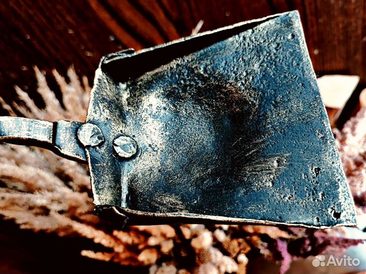 Кованый каминный набор (щетка, совок и кочерга)