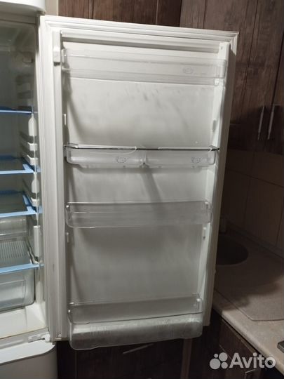 Продаю холодильник