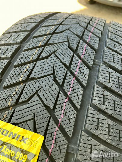 Sonix WinterXPro 999 295/40 R21 147U