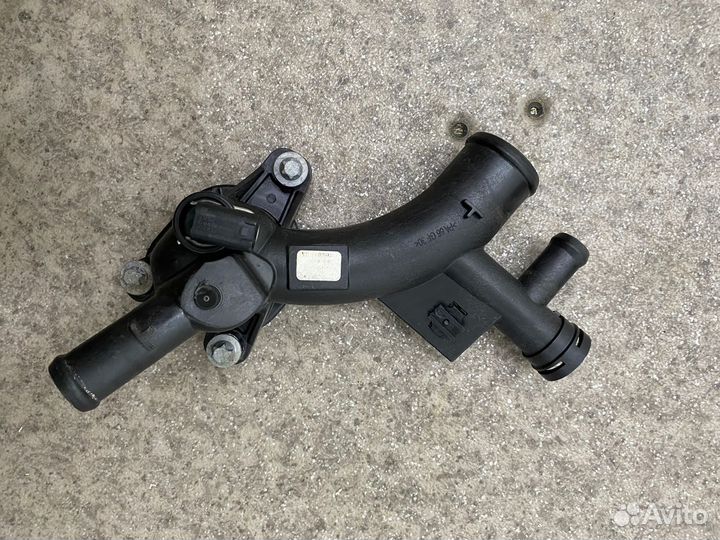 Тройник системы охлаждения Opel Astra J