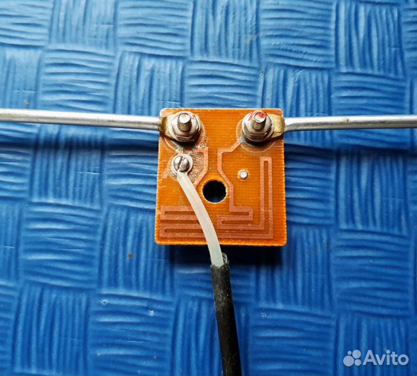 Антенна телевизионная комнатная