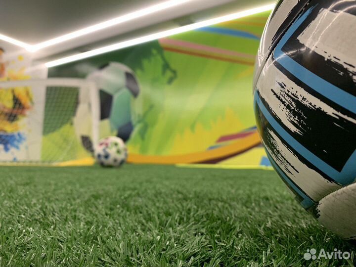 Аренда футбольного зала 80кв.м искусственный газон